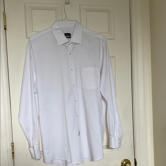 Van Heusen Classic White Dress Shirt - Picture 1 of 5